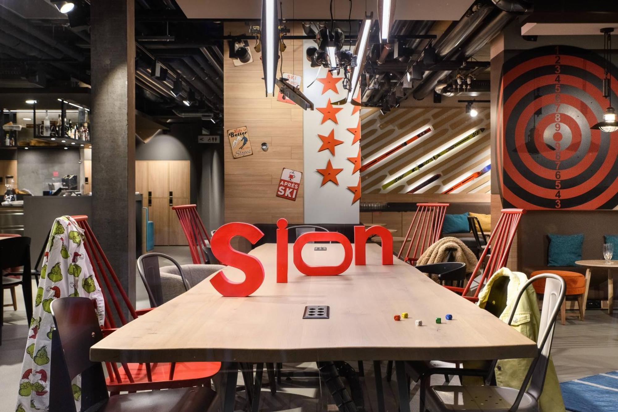 Moxy Sion Hotel Eksteriør billede